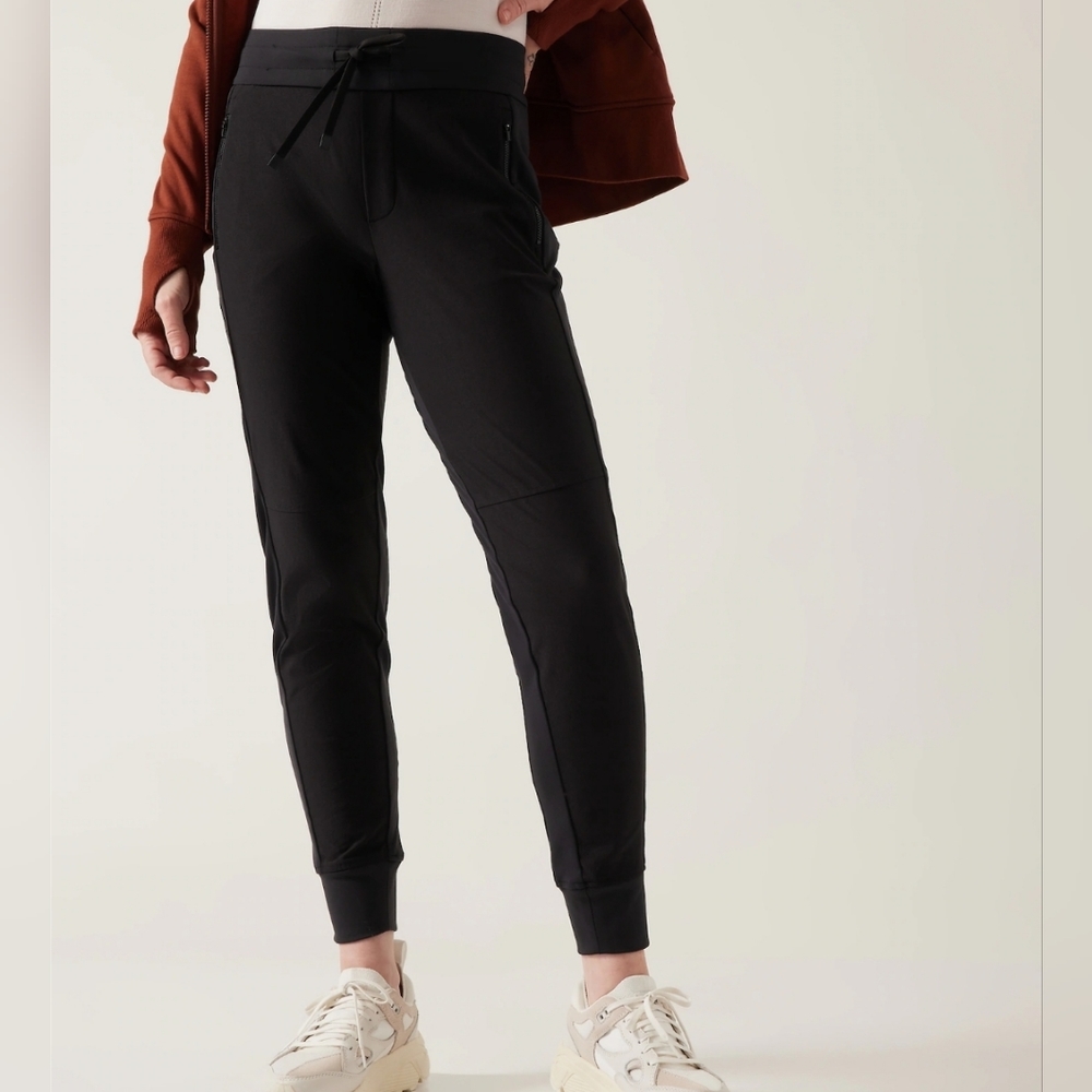 Athleta. Headlands Hybrid Trek Jogger.  Outdoor/ Active Pants Black Size…